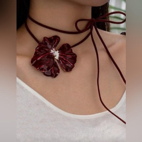 Jewelry - NWOT Red Floral Enamel Choker Necklace
